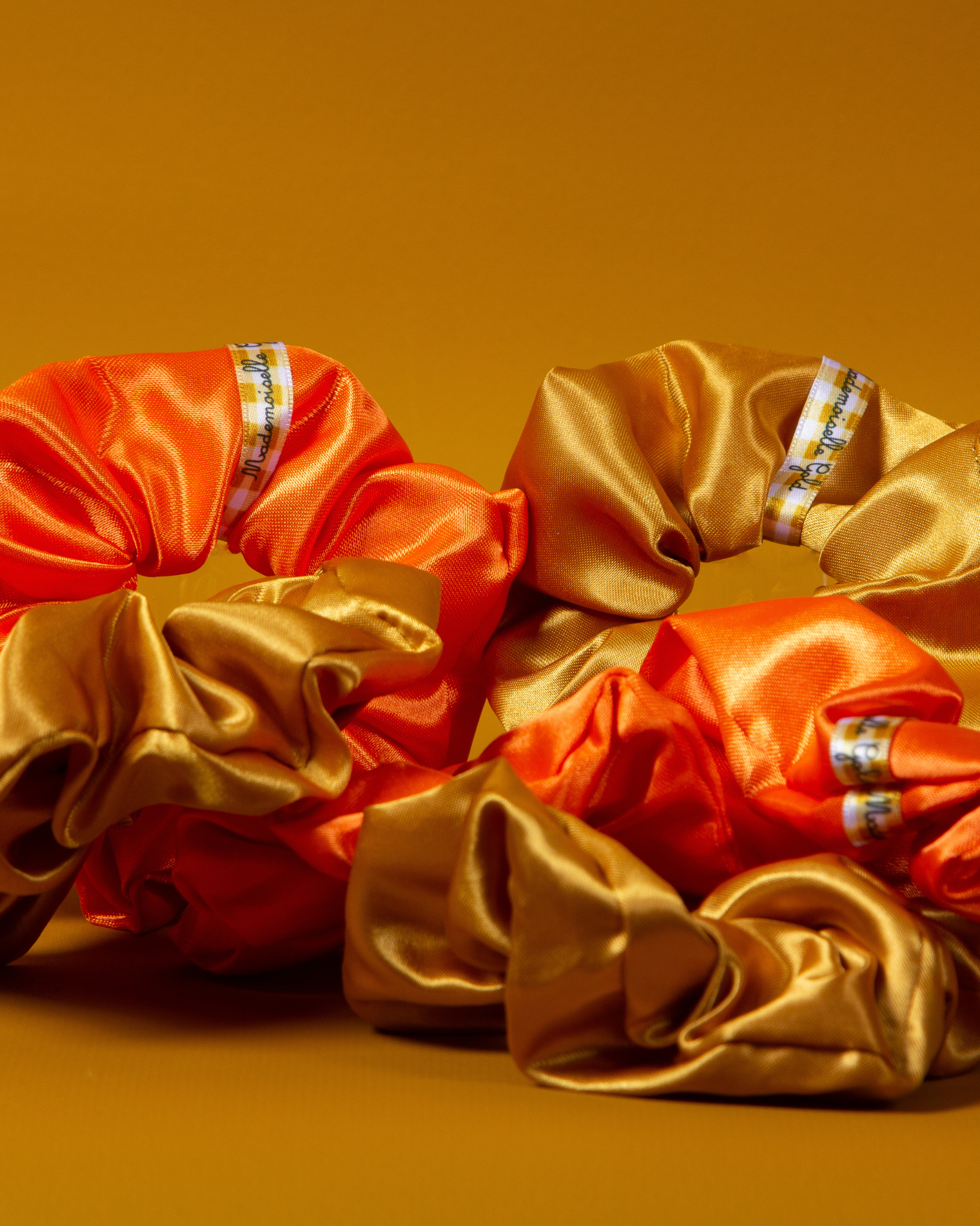 Pack Duo Chouchous en Satin — Fluffy Gold & Orange