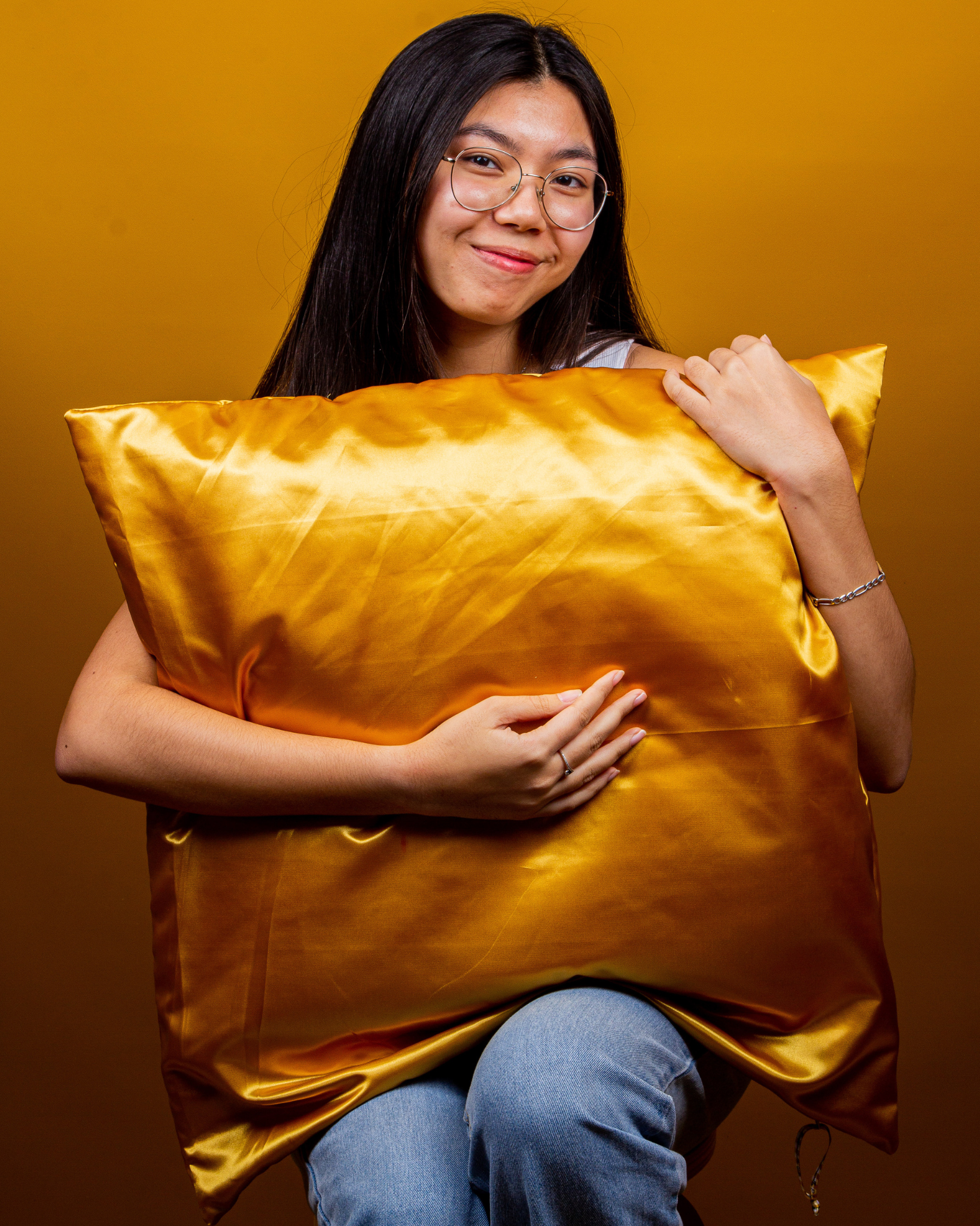 La Gold pillow
